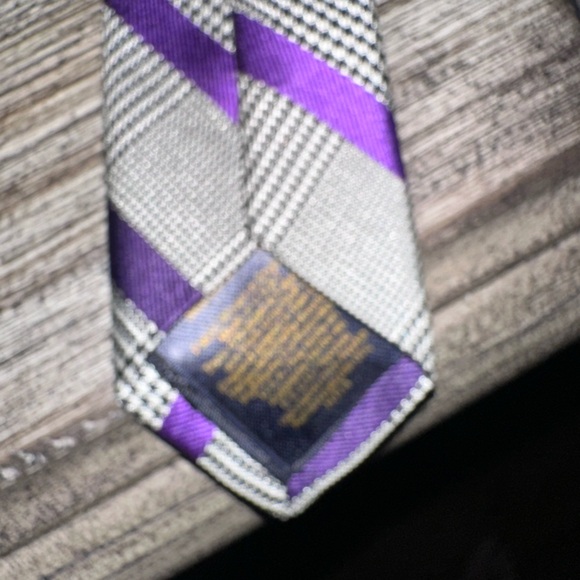 Brooks Brothers Purple and Black Silk Tie - Picture 3 of 3